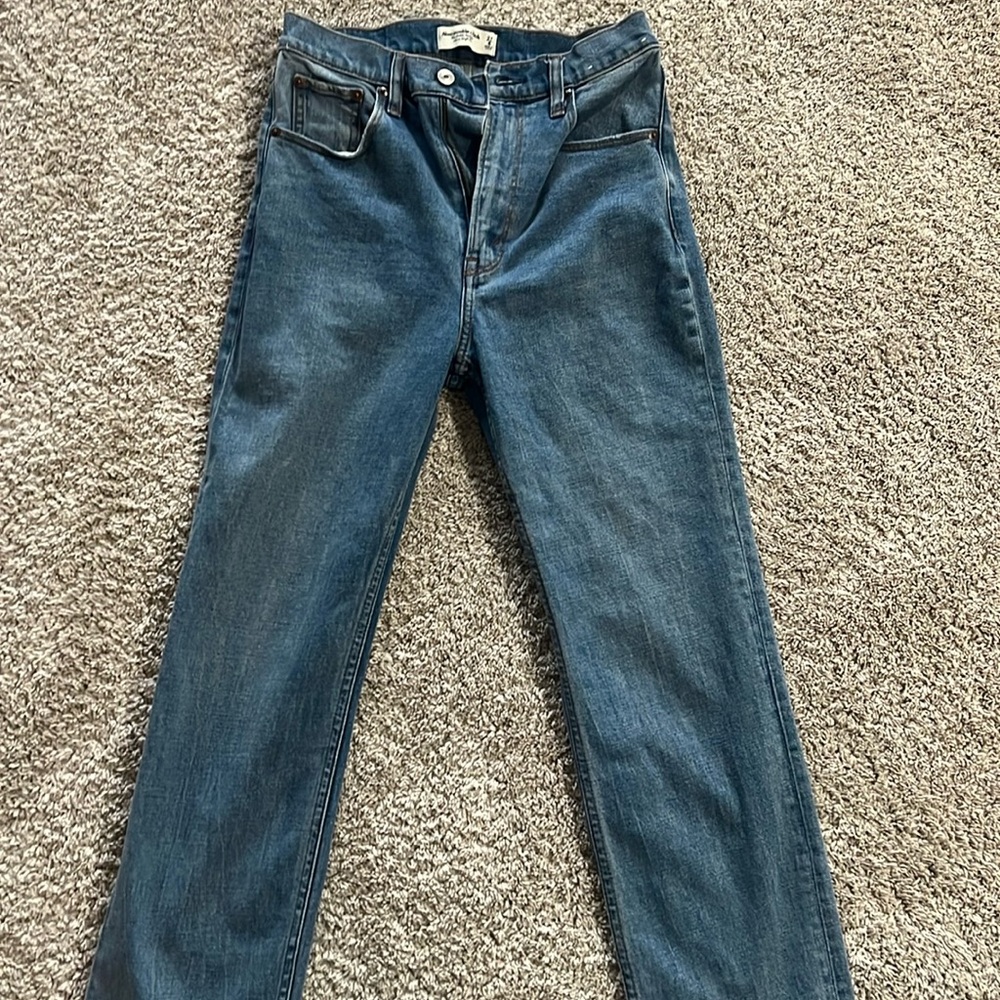 Abercrombie & Fitch The Ankle Straight Ultra High Rise size 27/4-great condition